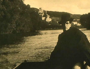 René Cresté as Judex in the 1916 serial