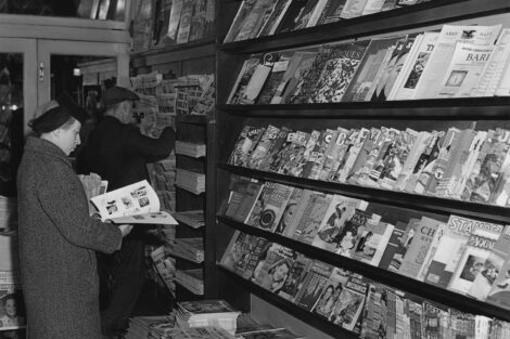Lots of magazines in this photo of a Norfolk, Va., shop dated March 1941. There are pulp magazine spines on the bottom shelf at far right (if you can make them out). ...