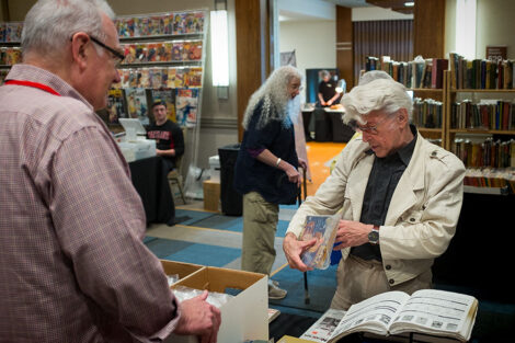 Chet Williamson, left, talks with Jim Steranko.